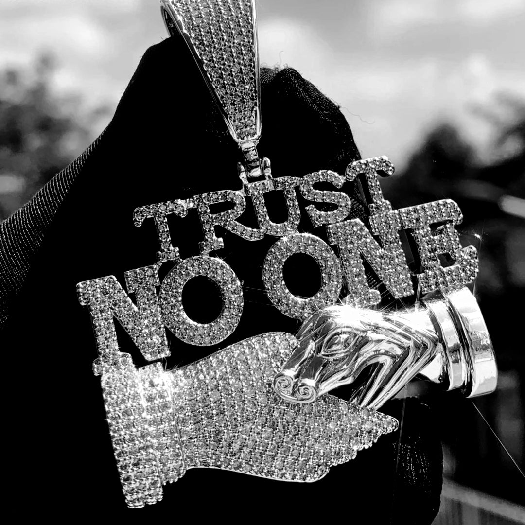 SET TRUST NO ONE - SILVER