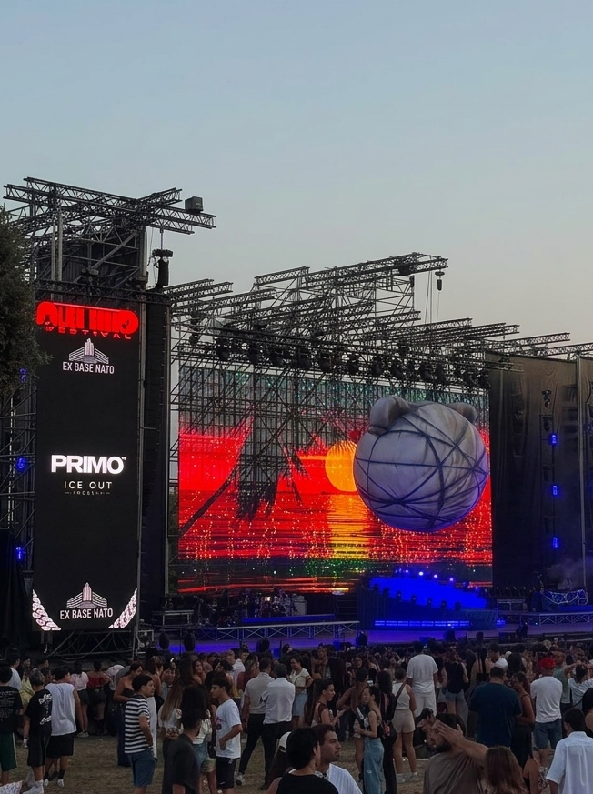 PRIMOᵀᴹ x Alien Sound Festival: La Notte in cui Napoli ha Brillato di Più...